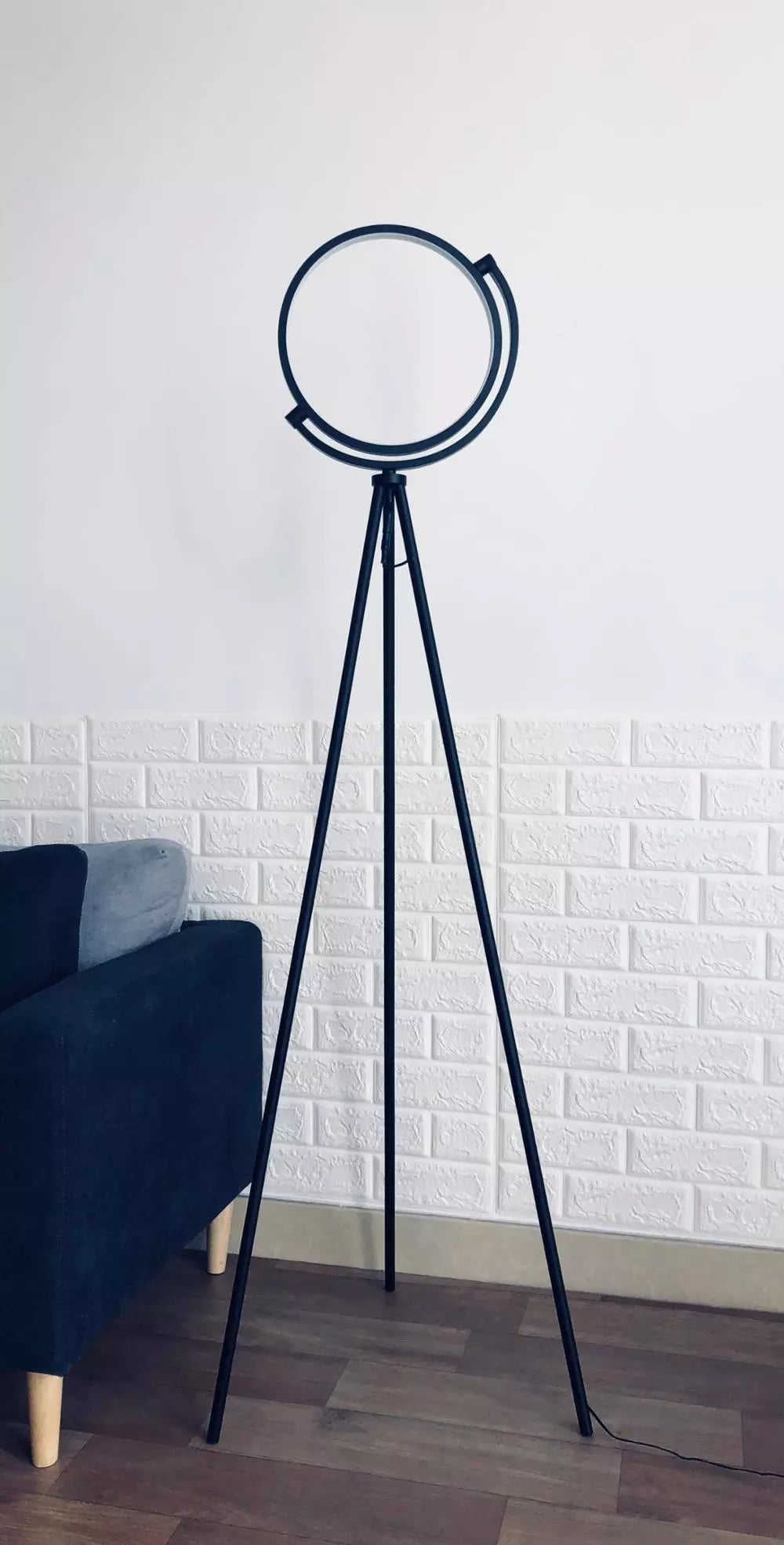 Detailansicht Fuß HALO LED Stehleuchte